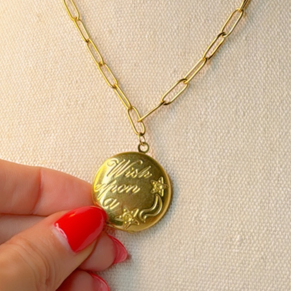 LARGE “Wish upon a star” locket charm on 18kt gold plated 18” paperclip chain 💫